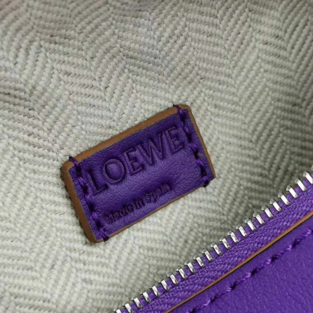 Loewe Mini Puzzle Bag in Classic Calfskin for Women in Purple Loewe Mini Puzzle Bag in Classic Calfskin for Women in Purple