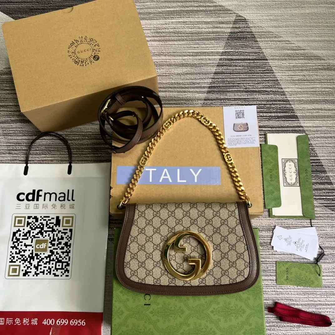 Gucci Blondie Medium Shoulder Bag / Beige/ Ebony GG Supreme Canvas Gold Hardware