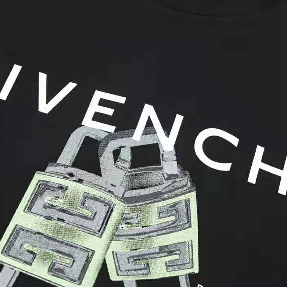 Givenchy Givenchy 4g Lock Slim Fit T-shirt for Men in Black