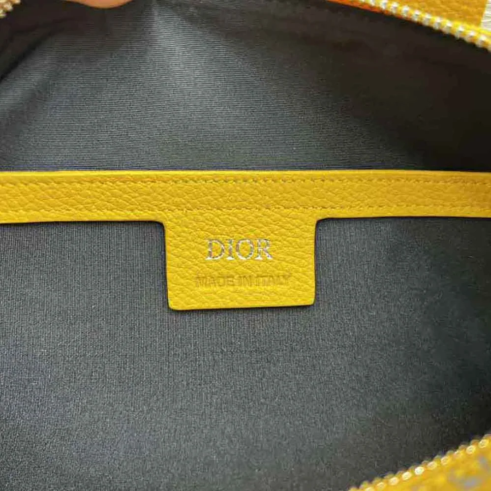 Dior Lingot 22 Bag Gold for Men in Tone Dior Oblique Jacquard Dior Lingot 22 Bag Gold for Men in Tone Dior Oblique Jacquard
