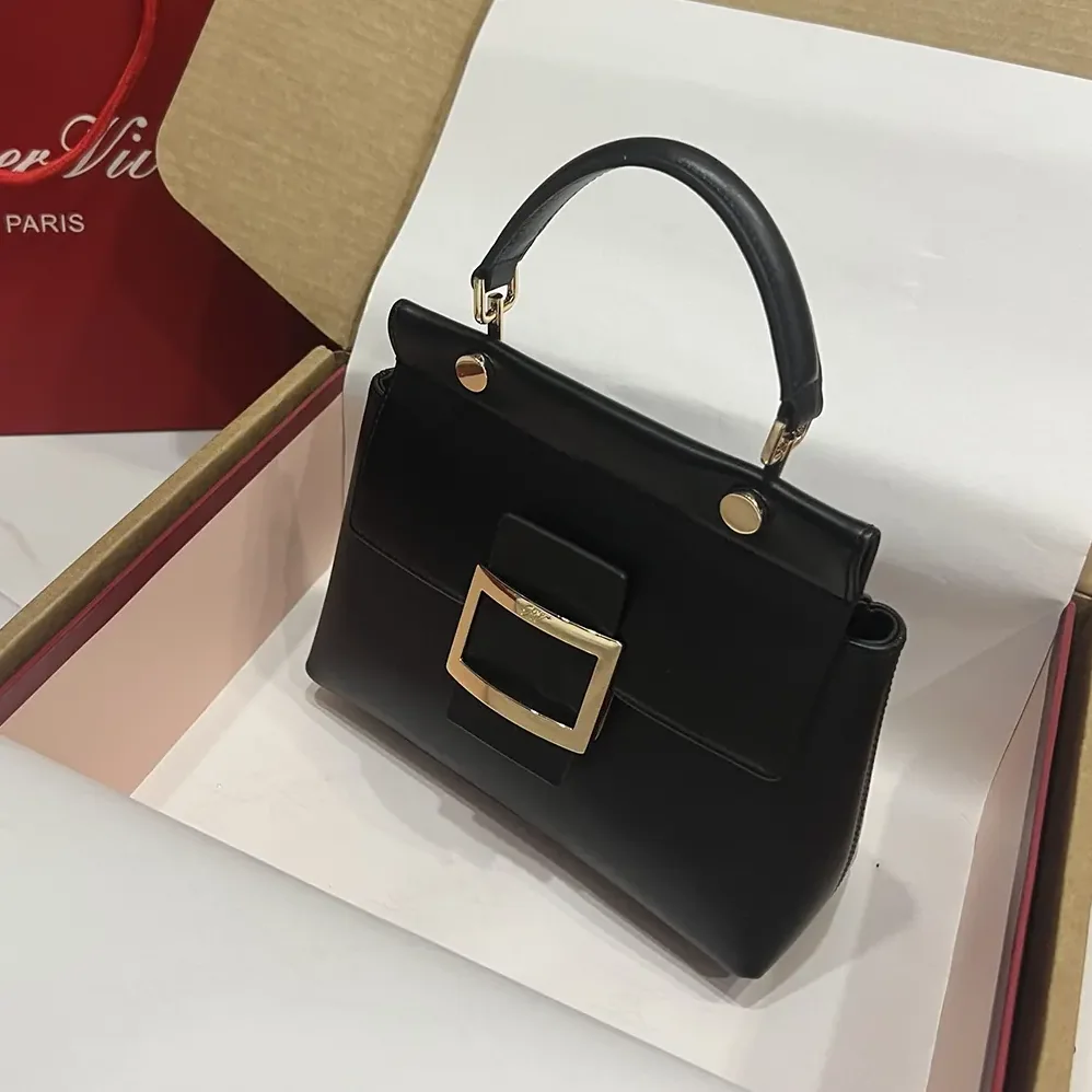 Roger Vivier Viv' Cabas Bag in Leather for Women in Black Roger Vivier Viv' Cabas Bag in Leather for Women in Black