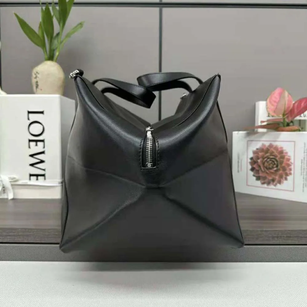 Loewe XL Puzzle Fold Tote in Shiny Calfskin for Men in Black