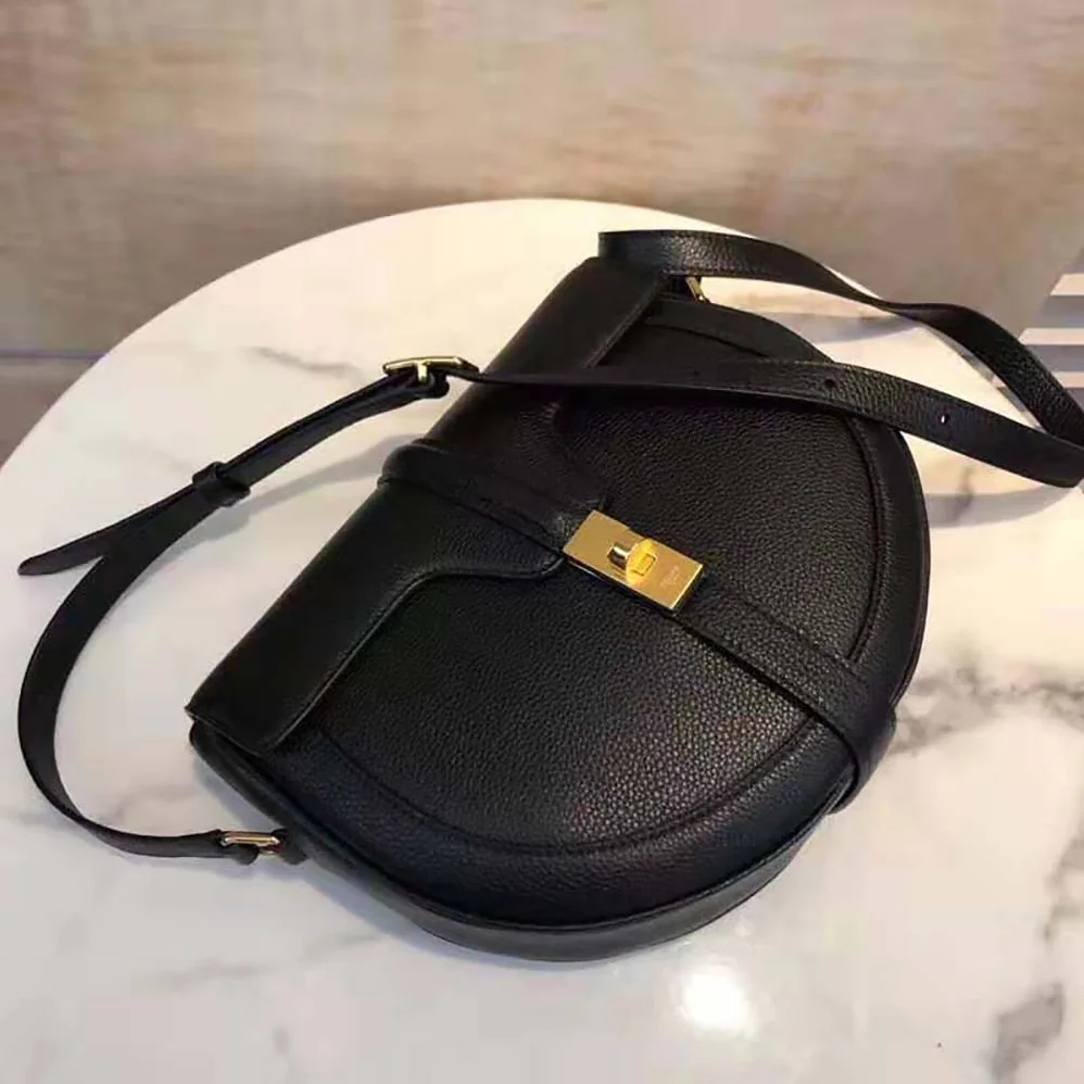 Celine Besace 16 in Grained Calfskin for Women in Black Celine Besace 16 in Grained Calfskin for Women in Black