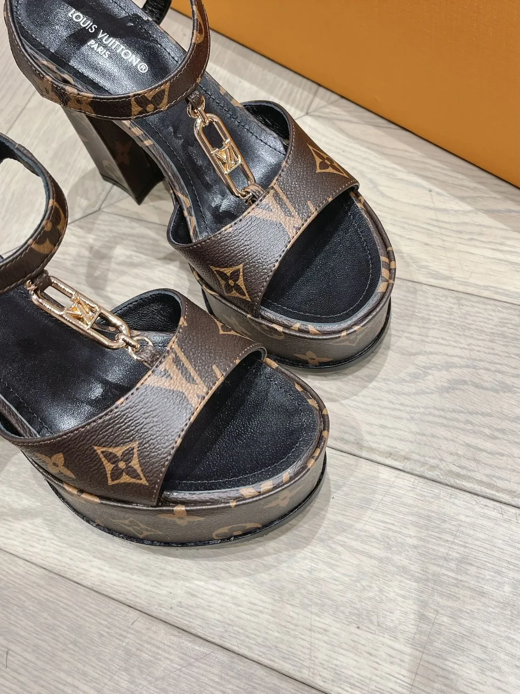 Louis Vuitton Sparkle Sandal Brown Louis Vuitton Sparkle Sandal Brown