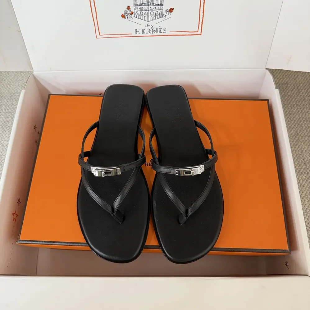 Hermes Miss Sandal in Calfskin for Women in Black Hermes Miss Sandal in Calfskin for Women in Black
