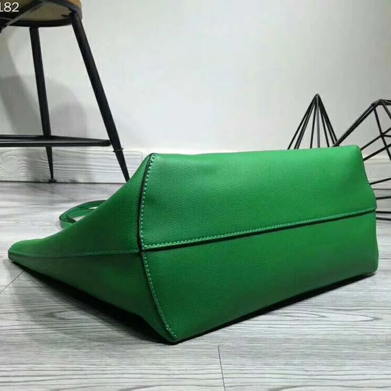 Fendi Leather Logo Shopper Bag for Women in Green