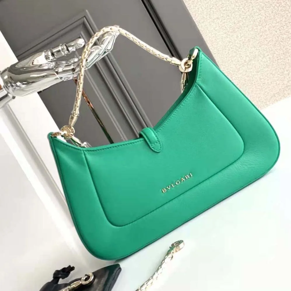 Bvlgari Serpenti Baia Small Shoulder Bag in Calf Leather for Women in Green Bvlgari Serpenti Baia Small Shoulder Bag in Calf Leather for Women in Green