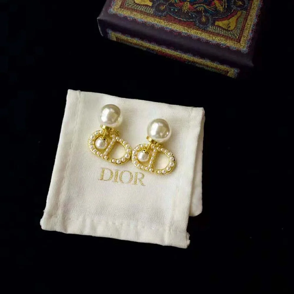 Dior Tribales Earrings Gold-Finish Metal and White Resin Pearls for Women Dior Tribales Earrings Gold-Finish Metal and White Resin Pearls for Women
