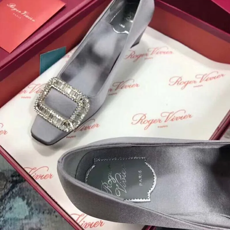 Roger Vivier Belle Vivier Pumps Silk Satin 4.5cm Heel for Women in Silver