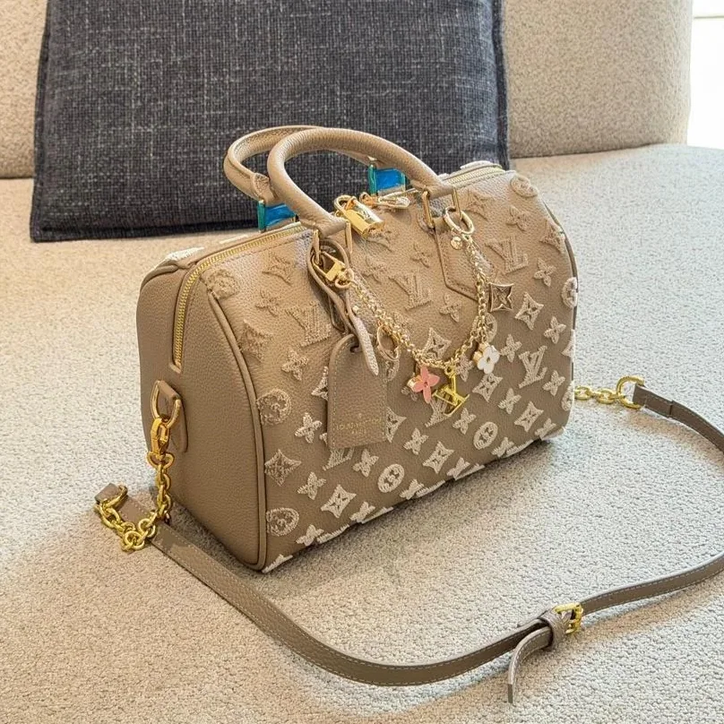 Louis Vuitton Speedy Bandouliere 25 Top Handle Bag in Light Brown