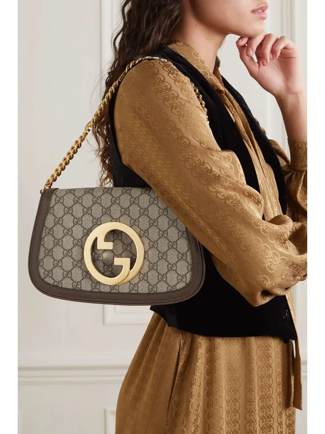 Gucci Blondie Medium Shoulder Bag / Beige/ Ebony GG Supreme Canvas Gold Hardware
