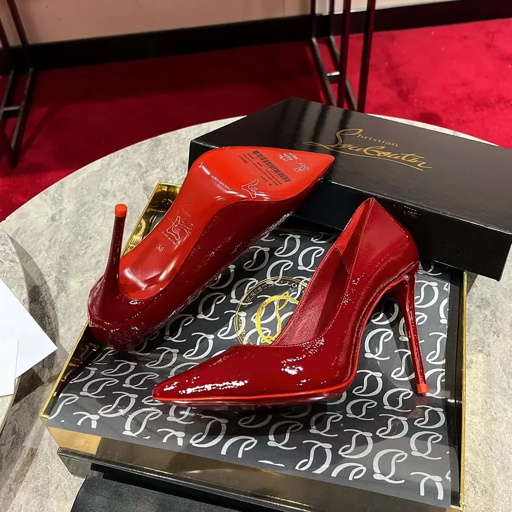 Christian Louboutin So Kate 120 mm Pumps Vog Patent Leather for Women in Red Christian Louboutin So Kate 120 mm Pumps Vog Patent Leather for Women in Red