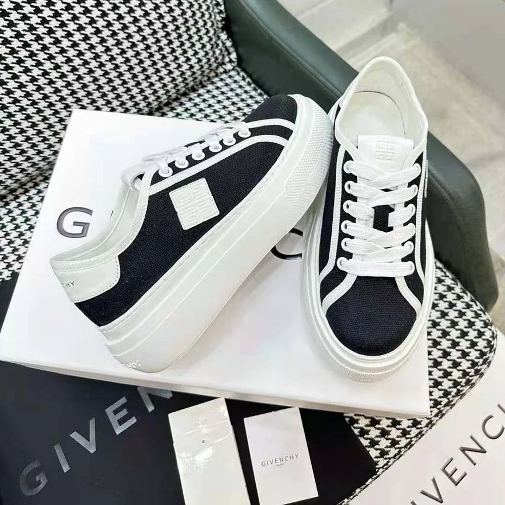 Givenchy City Platform Sneakers in Canvas for Women in Black Givenchy City Platform Sneakers in Canvas for Women in Black