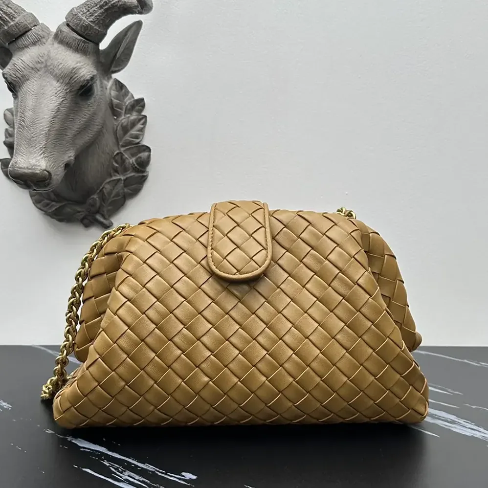 Bottega Veneta Teen Lauren 1980 With Chain for Women in Dark Praline Bottega Veneta Teen Lauren 1980 With Chain for Women in Dark Praline