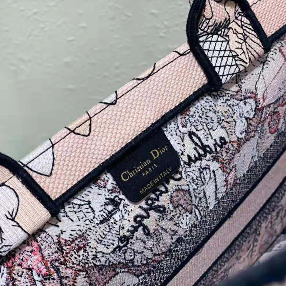 Dior Medium Dior Book Tote Powder Pink Dior Jardin Magique Embroidery for Women Dior Medium Dior Book Tote Powder Pink Dior Jardin Magique Embroidery for Women