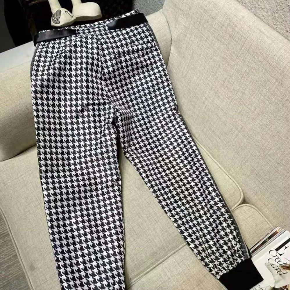 Dior DiorAlps Capsule Black and White Houndstooth Quilted Technical Fabric for Women Dior DiorAlps Capsule Black and White Houndstooth Quilted Technical Fabric for Women