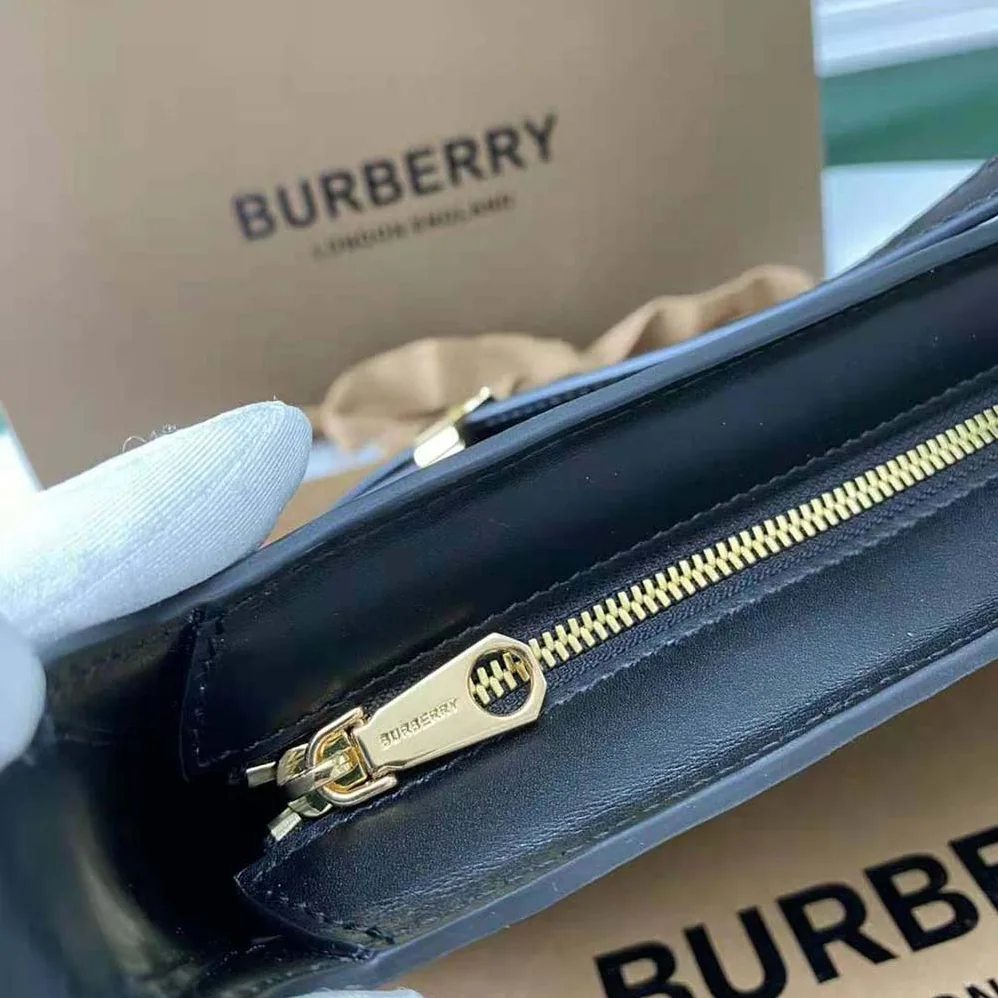 Burberry Leather TB Shoulder Bag for Women in Black Burberry Leather TB Shoulder Bag for Women in Black