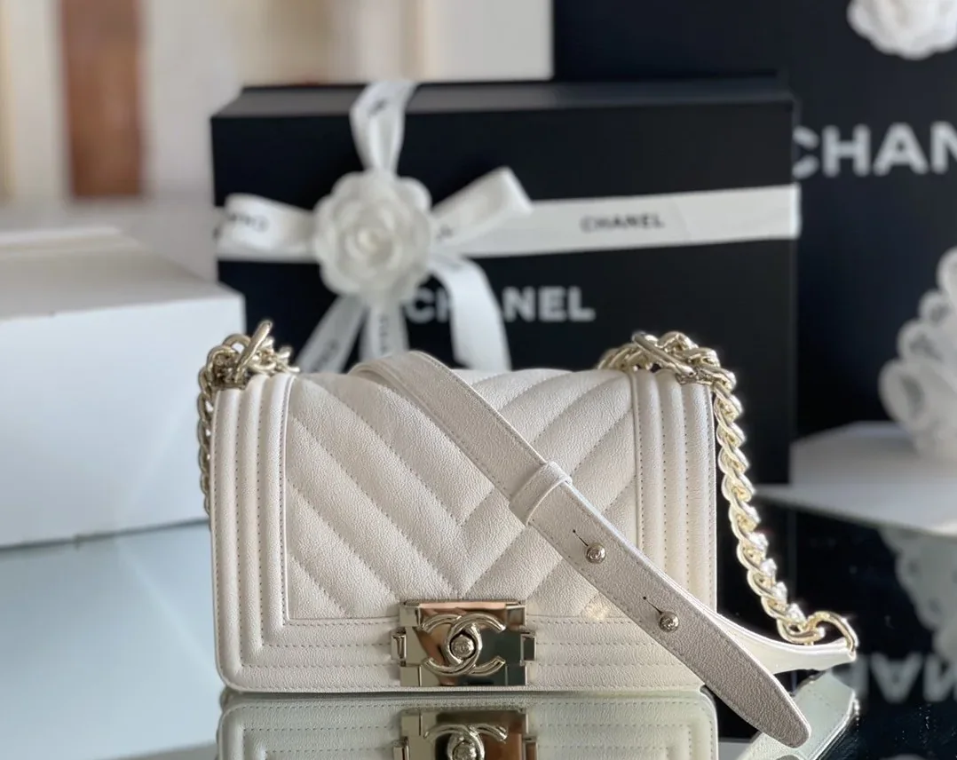 Chanel Mini Boy Flapbag White / Chanel Mini Boy Flapbag White /