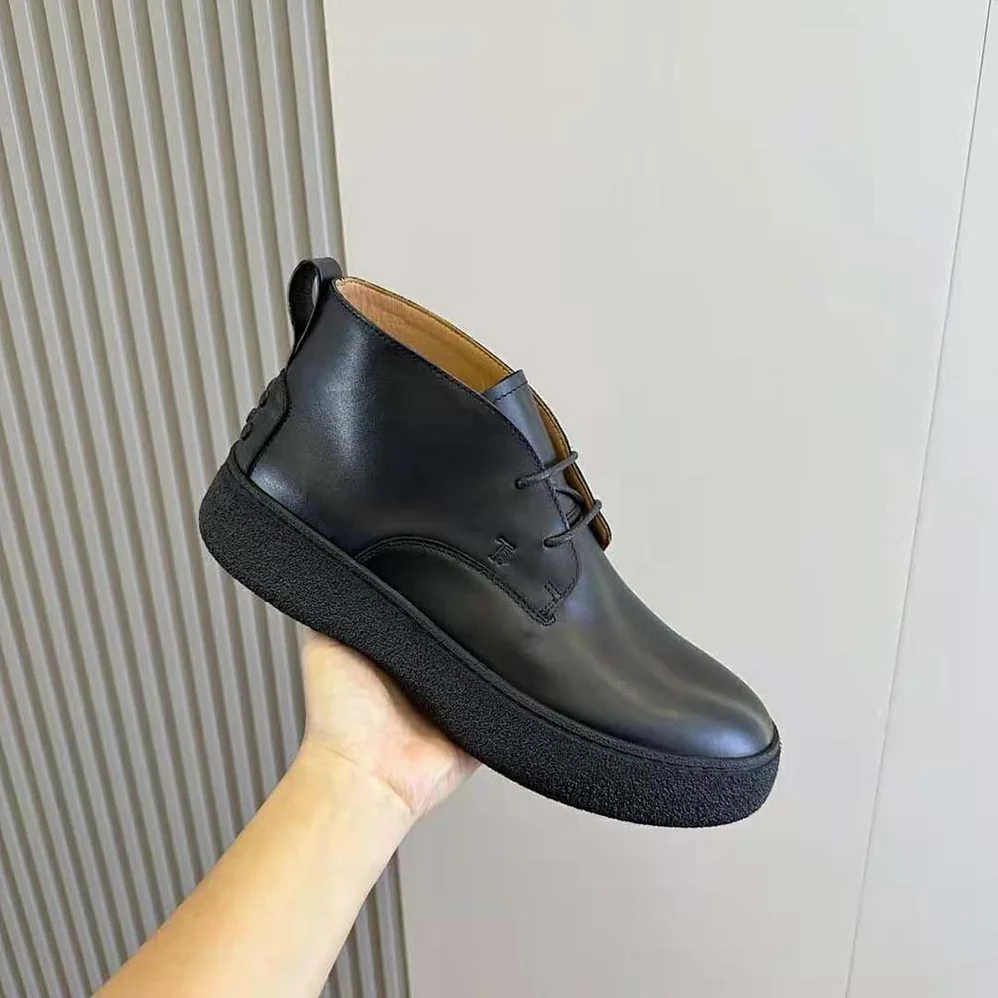 Tod's W. G. Desert Boots in Leather for Men in Black Tod's W. G. Desert Boots in Leather for Men in Black