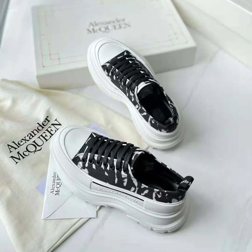 Alexander Mcqueen McQueen Graffiti Tread Slick Lace for Unisex in up in Black/White