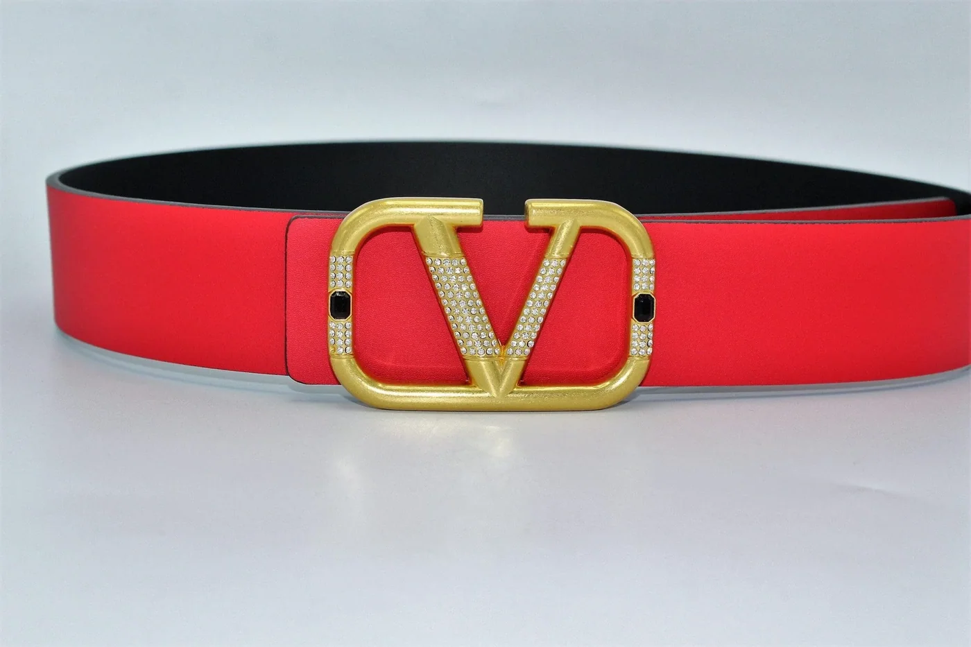 REVERSIBLE V LOGO WITH DIAMOND SIGNATURE BELT IN GLOSSY CALFSKIN