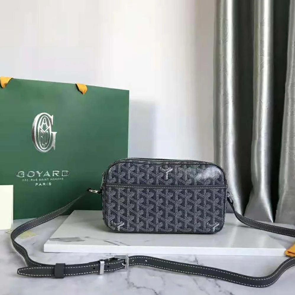Goyard Cap-vert Pm Bag for Unisex in Gray Goyard Cap-vert Pm Bag for Unisex in Gray