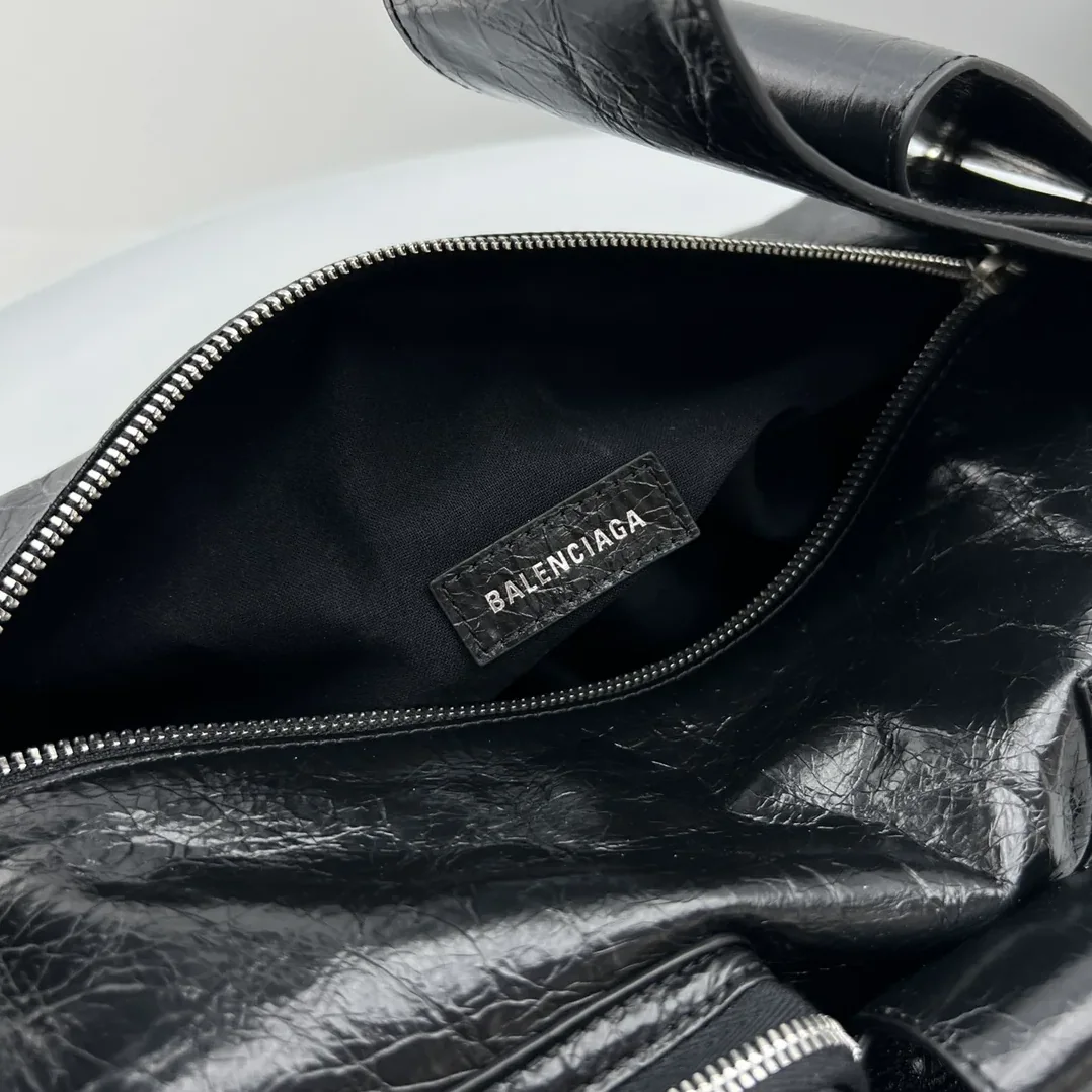 Balenciaga Superbusy Sling Bag Black /