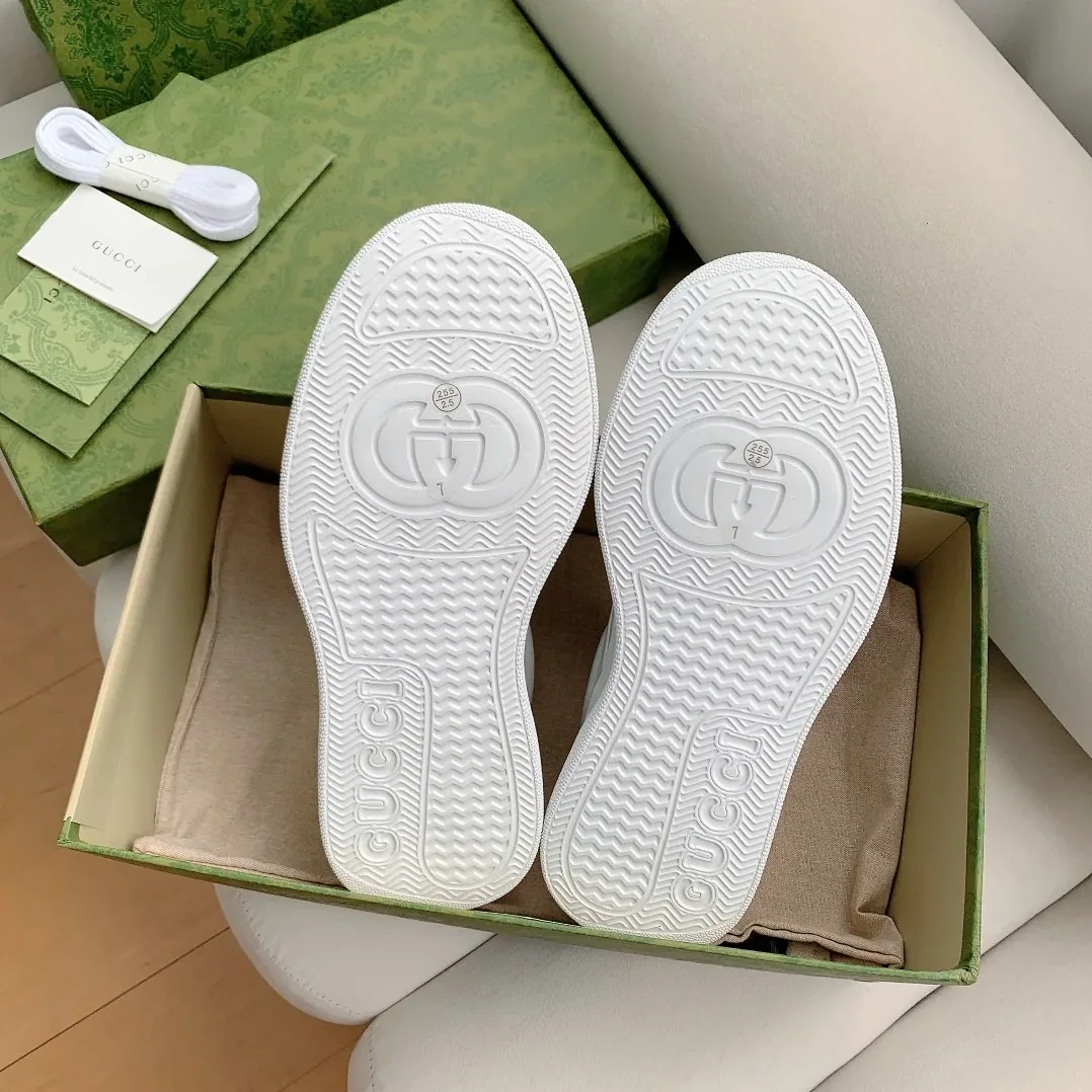 Gucci Sneaker White With Gucci Print 1XL10 Gucci Sneaker White With Gucci Print 1XL10
