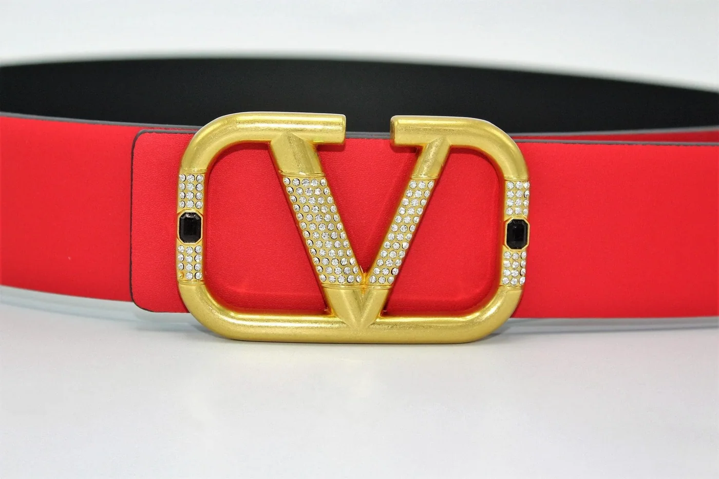 REVERSIBLE V LOGO WITH DIAMOND SIGNATURE BELT IN GLOSSY CALFSKIN
