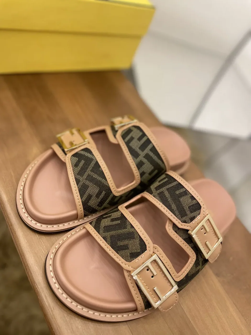 Fendi Feel Slides Dark Pink