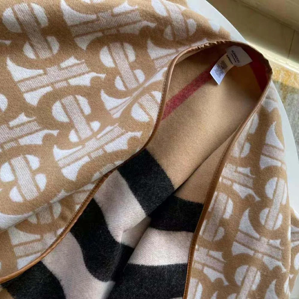 Burberry Monogram Wool Cashmere Reversible Cape for Women in Beige Burberry Monogram Wool Cashmere Reversible Cape for Women in Beige