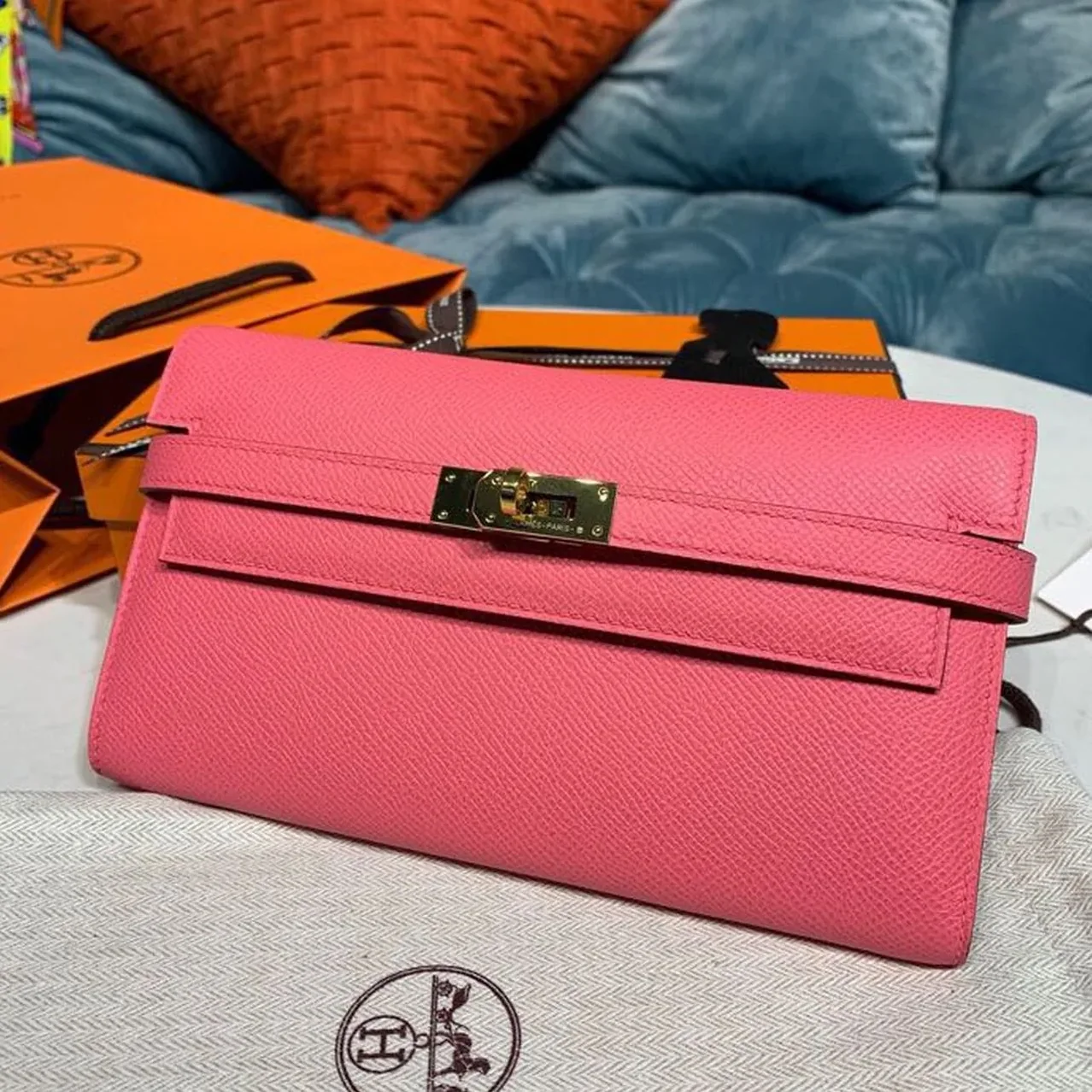 Hermes Kelly Wallet To Go Woc Pink With Gold Toned Hardware Bag / Hermes Kelly Wallet To Go Woc Pink With Gold Toned Hardware Bag /