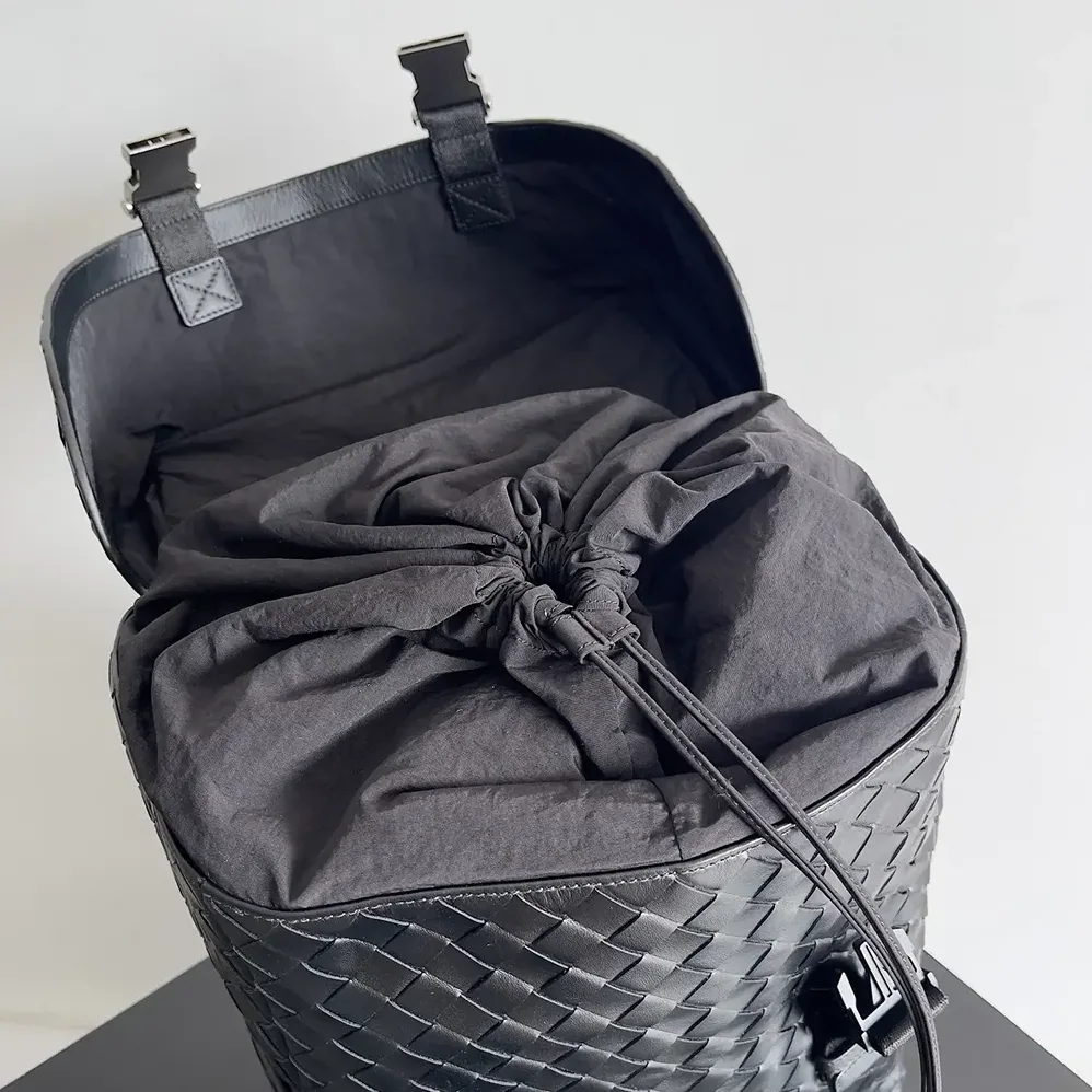 Bottega Veneta Intrecciato Flap Backpack for Unisex in Black