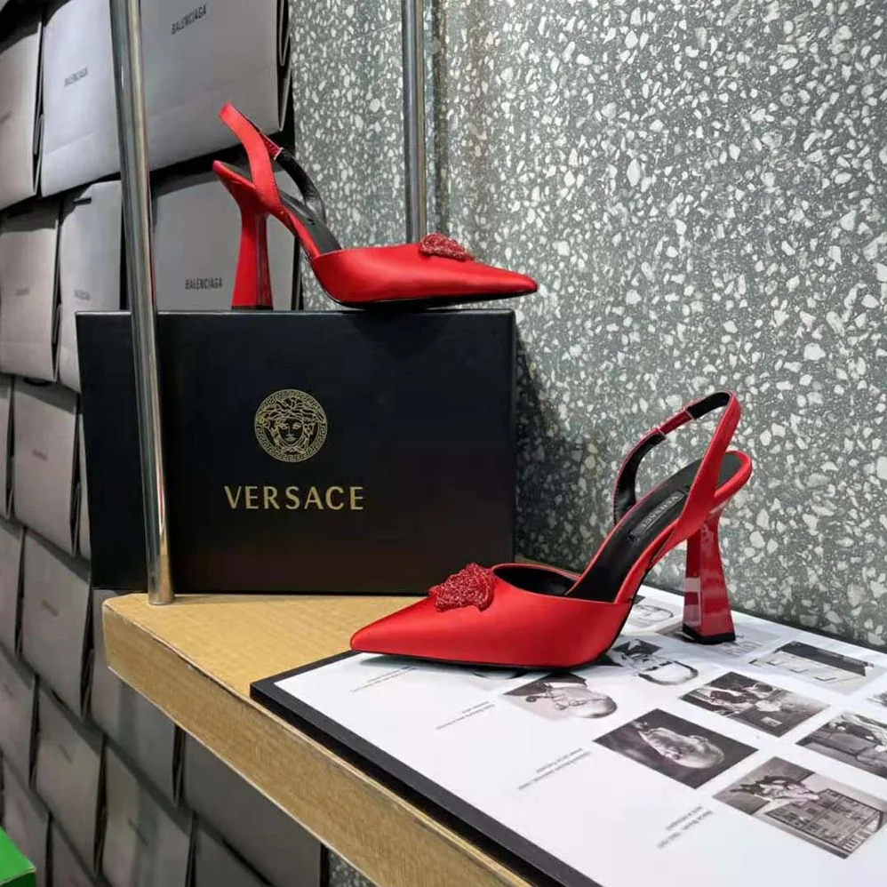Versace La Medusa Satin Sling-Back Pumps in 105 mm Heel for Women in Red Versace La Medusa Satin Sling-Back Pumps in 105 mm Heel for Women in Red