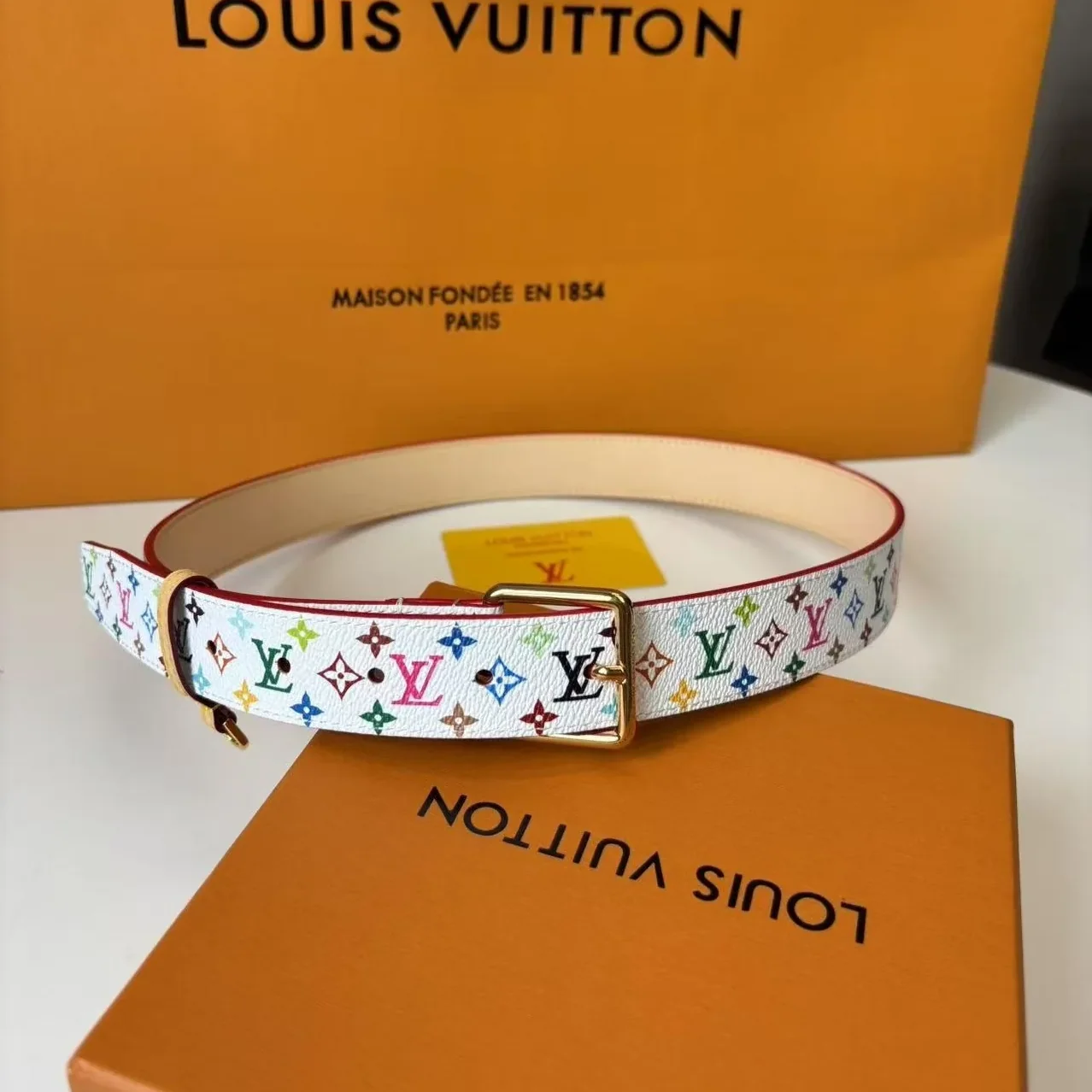 Louis Vuitton LV x TM LV D in Ring Belt Blanc Louis Vuitton LV x TM LV D in Ring Belt Blanc