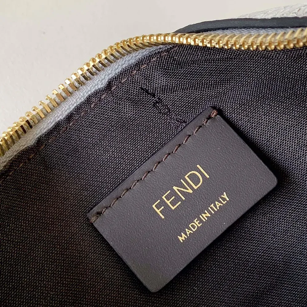Fendi Fendigraphy Mini Silver Leather Mini for Women in bag Fendi Fendigraphy Mini Silver Leather Mini for Women in bag