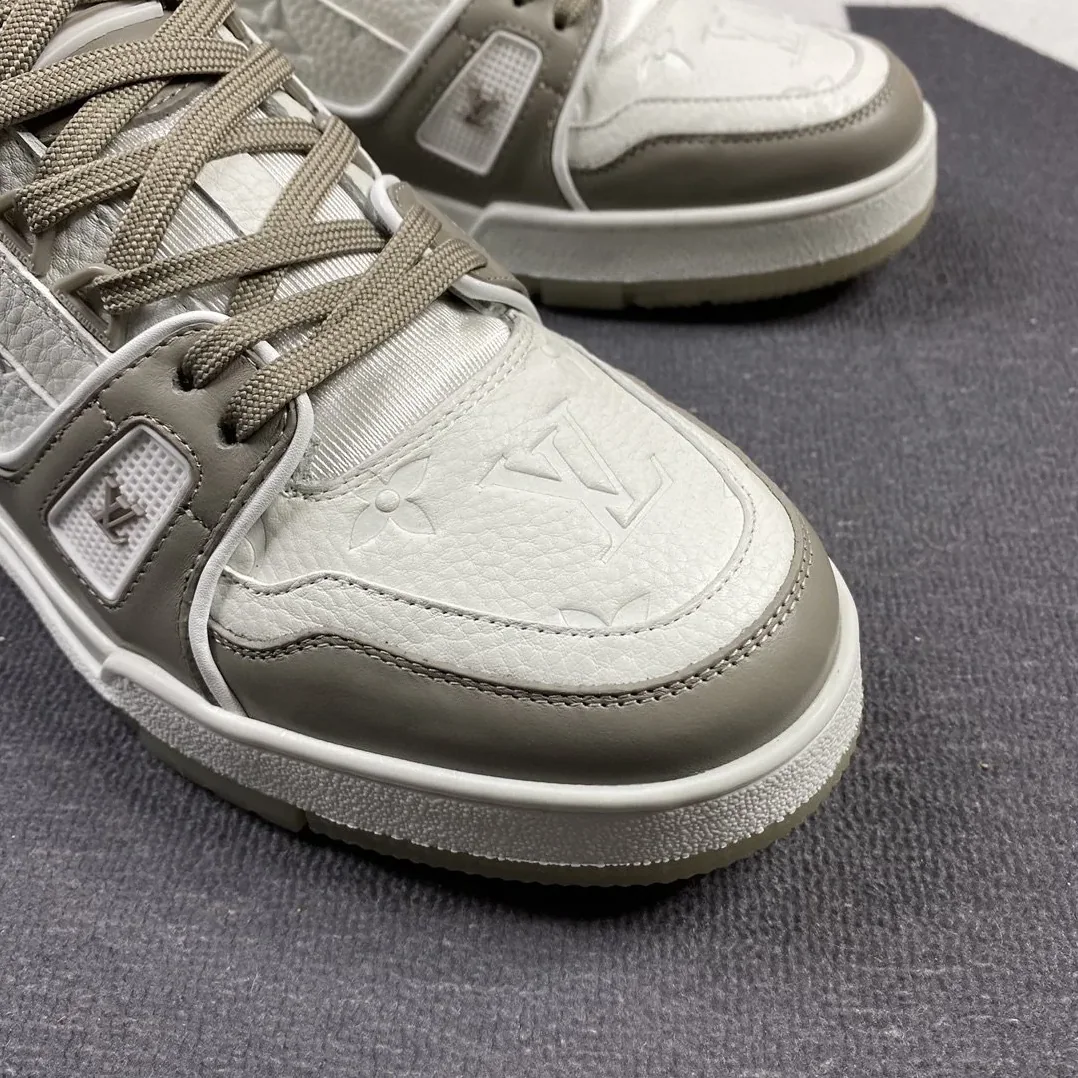 Louis Vuitton Trainer Sneaker Rubber Monogram Grey Virgil Abloh LV 1A9VOS Louis Vuitton Trainer Sneaker Rubber Monogram Grey Virgil Abloh LV 1A9VOS