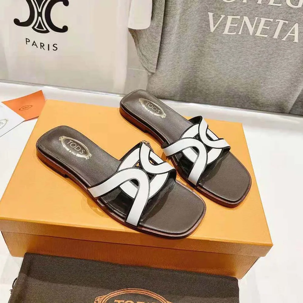 TODS Sandals in Leather for Women in White TODS Sandals in Leather for Women in White