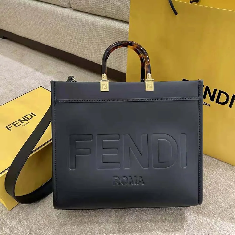 Fendi Sunshine Medium Leather Shopper for Women in Black Fendi Sunshine Medium Leather Shopper for Women in Black
