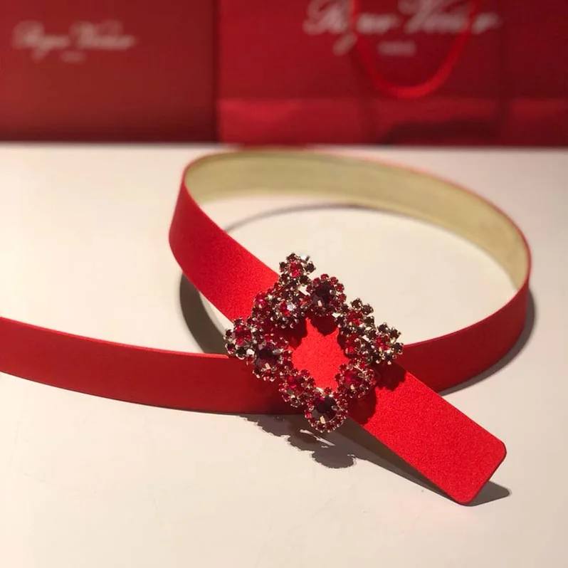 Roger Vivier Wome Flowers Belt in Silk Satin in Red