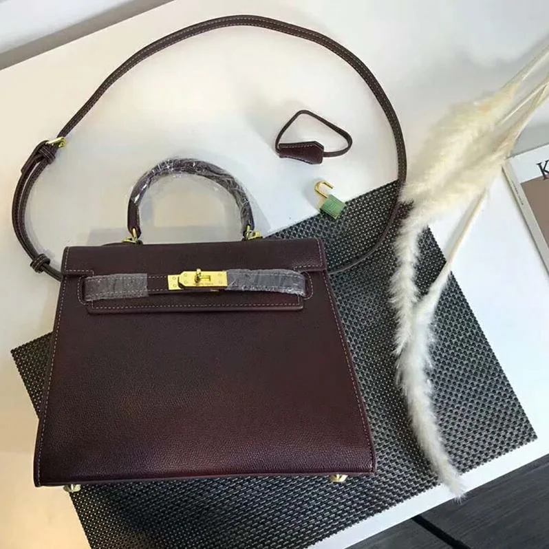 Hermes Kelly Sellier 32 Bag in Togo Leather in Purple Hermes Kelly Sellier 32 Bag in Togo Leather in Purple