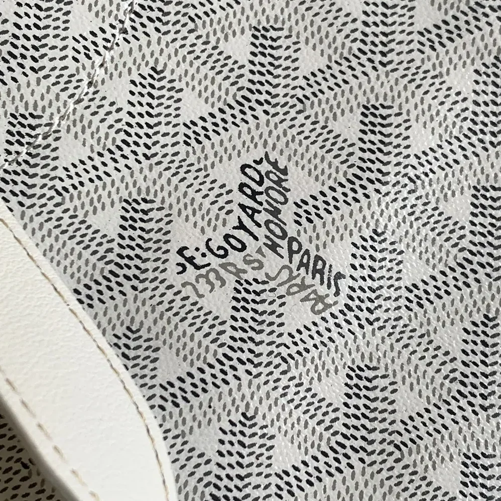 Goyard Rouette Souple Bag for Unisex in White Goyard Rouette Souple Bag for Unisex in White