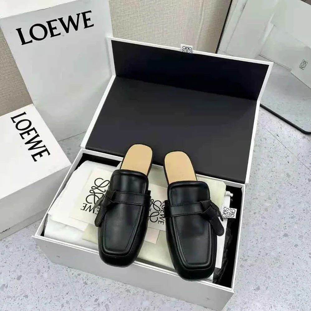 Loewe Gate Flat Mule in Calfskin for Women in Black Loewe Gate Flat Mule in Calfskin for Women in Black