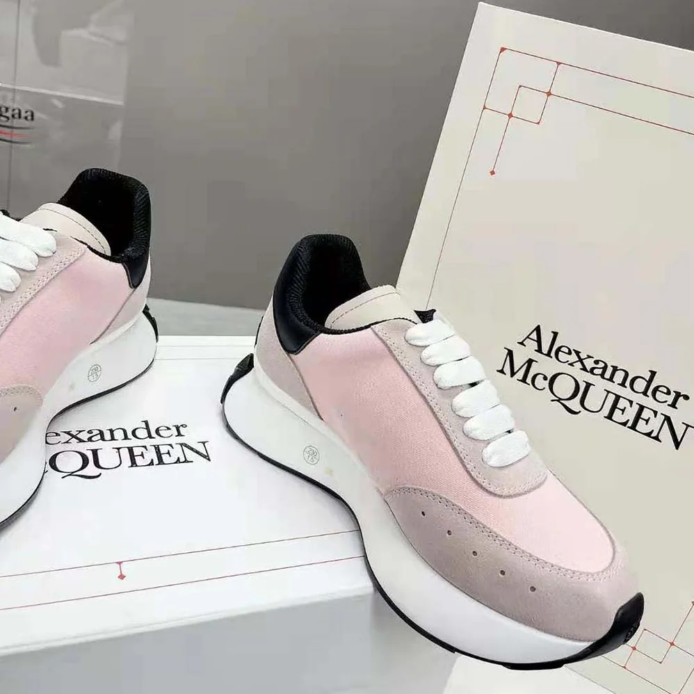 Alexander Mcqueen Sprint Runner in Calf Leather for Unisex in Pink Alexander Mcqueen Sprint Runner in Calf Leather for Unisex in Pink
