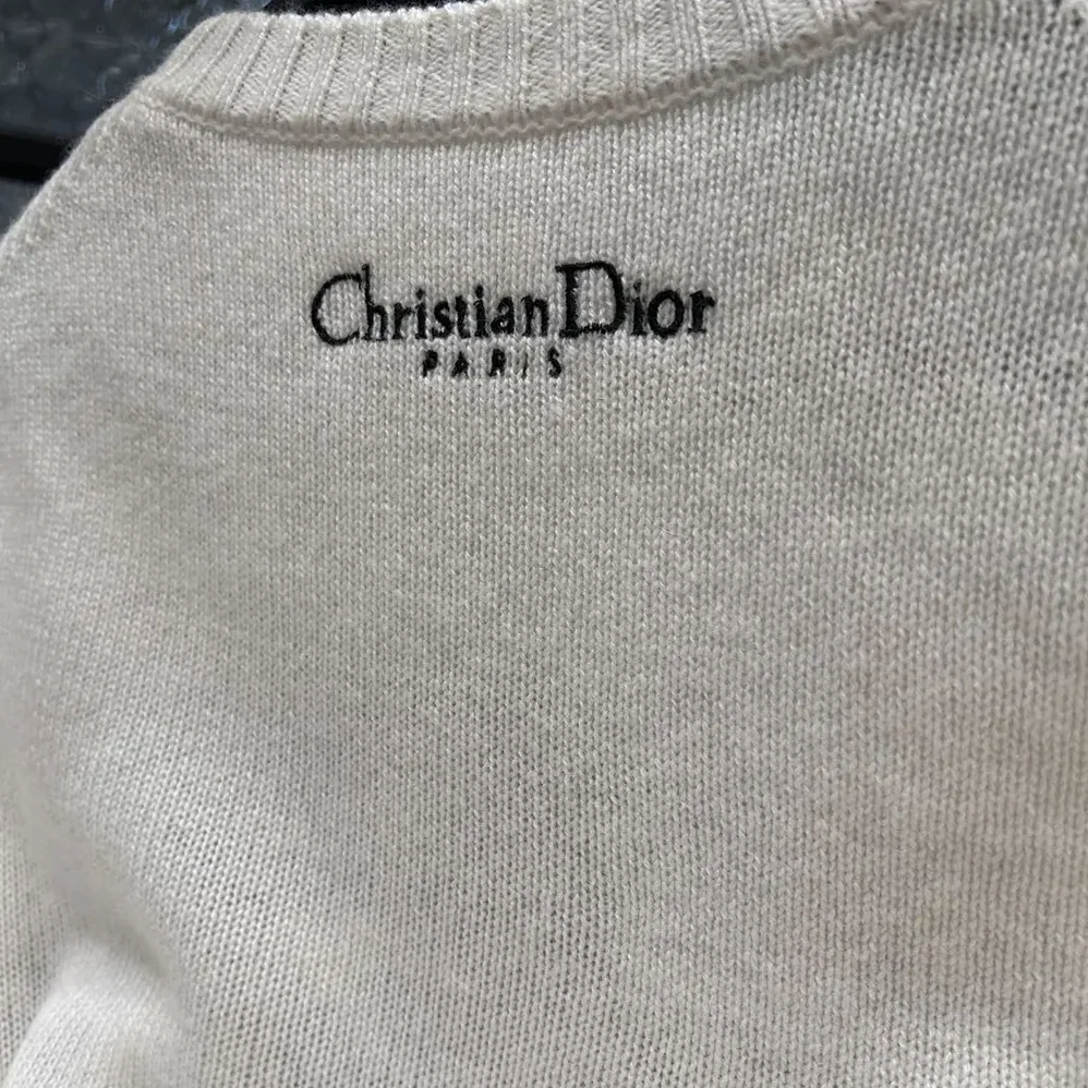Dior Embroidered Sweater Ecru Cashmere Knit with Blue Dior Night of Dreams Motif for Women Dior Embroidered Sweater Ecru Cashmere Knit with Blue Dior Night of Dreams Motif for Women