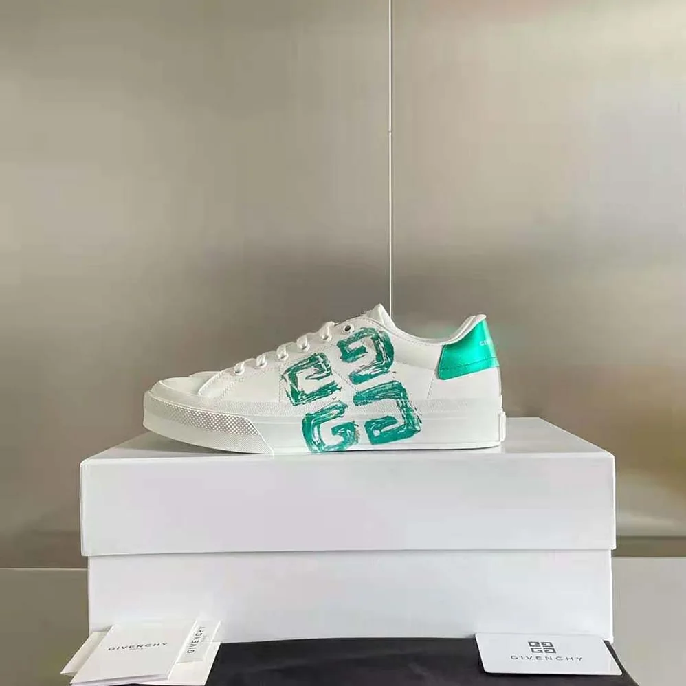 Givenchy Sneakers City Sport in 4G Print Leather for Unisex in Green Givenchy Sneakers City Sport in 4G Print Leather for Unisex in Green