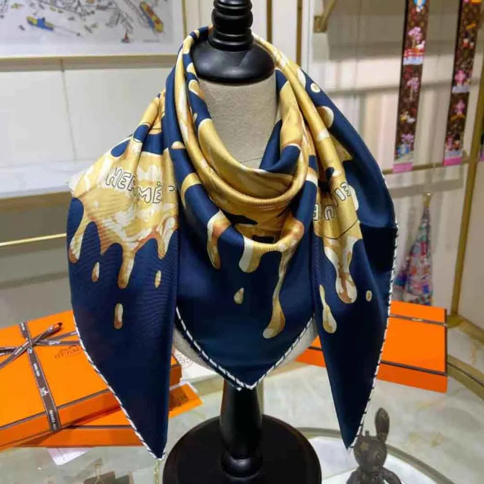 Hermes Peinture Fraiche Scarf 45 in Silk Twill with Hand for Women in Rolled Edges