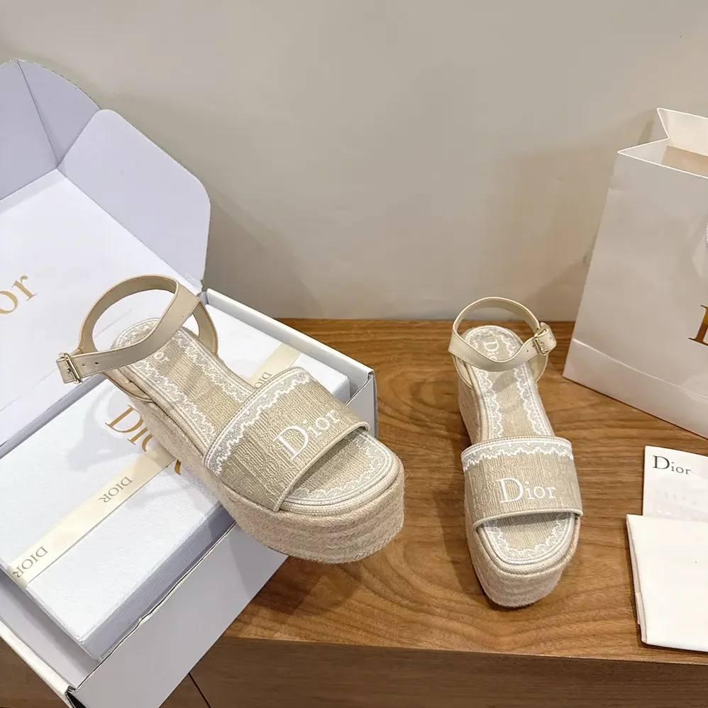 Dior Dentelle Wedge Sandal Trench Dior Oblique Embroidered Cotton and White Lace for Women Dior Dentelle Wedge Sandal Trench Dior Oblique Embroidered Cotton and White Lace for Women