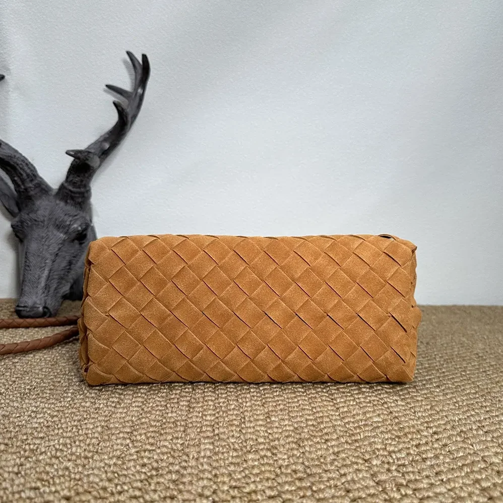 Bottega Veneta Small Andiamo for Women in Brown Bottega Veneta Small Andiamo for Women in Brown