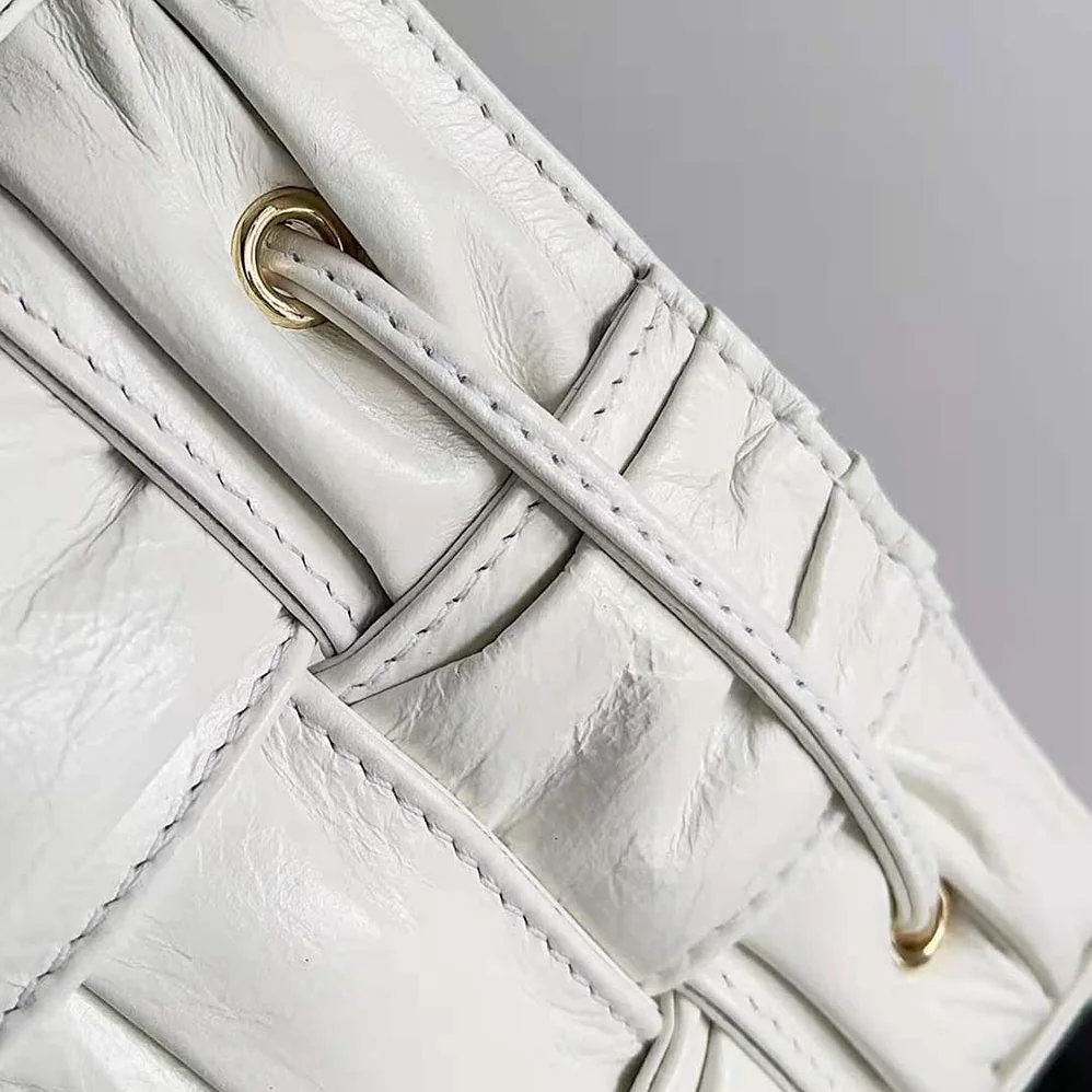 Bottega Veneta Small Cassette Bucket Bag in Lambskin Leather for Women in White
